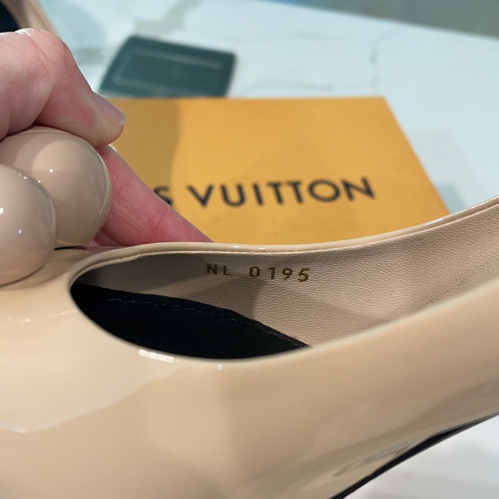Louis Vuitton Betty Pumps - Picture 4 of 10